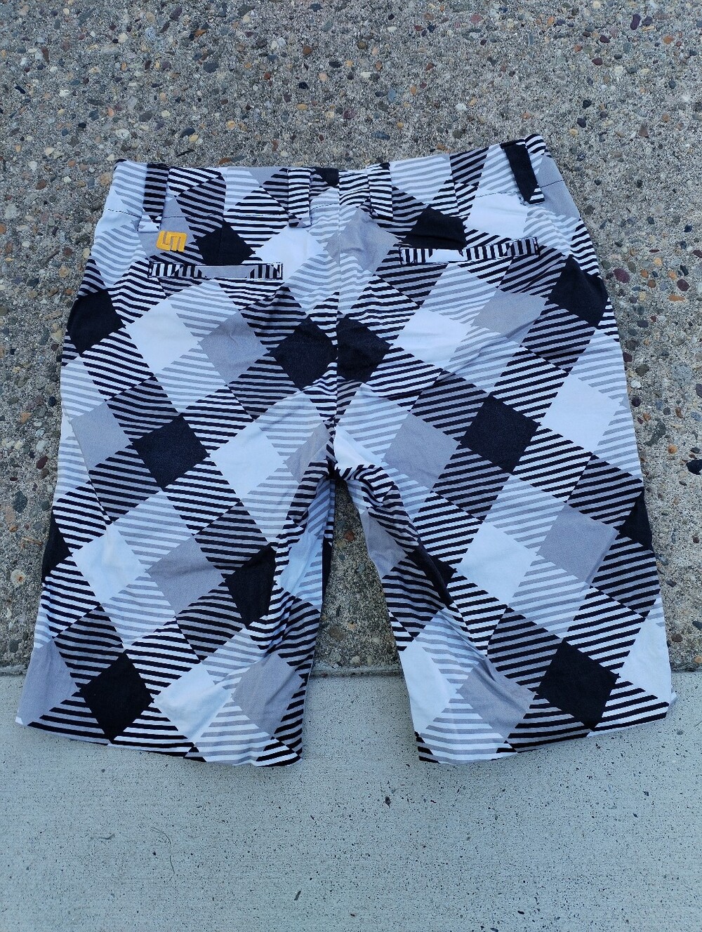 Loudmouth Black and White Bermuda Shorts size 6